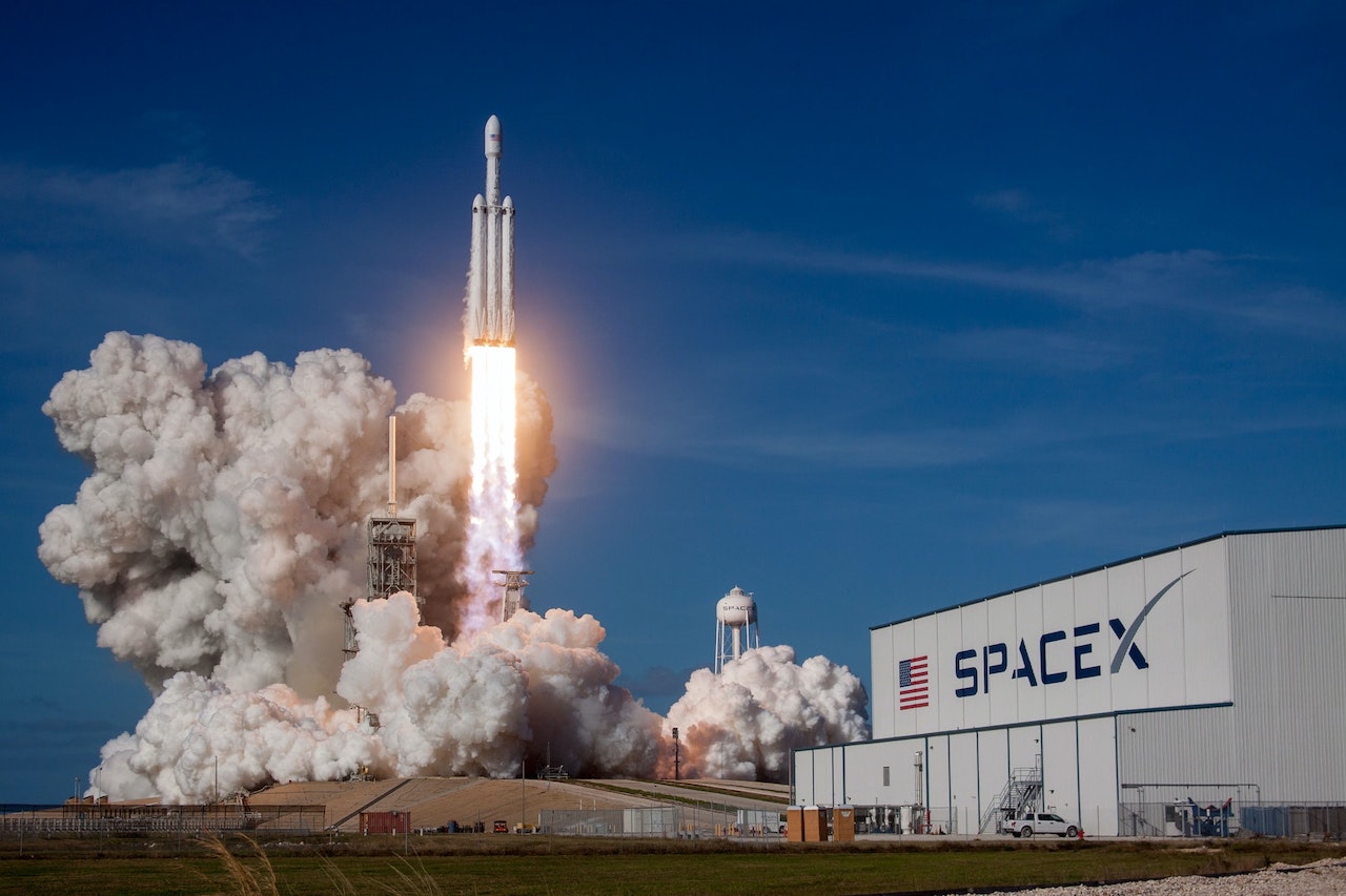 SpaceX de Elon Musk alcanza valoración de 74.000 millones de dólares