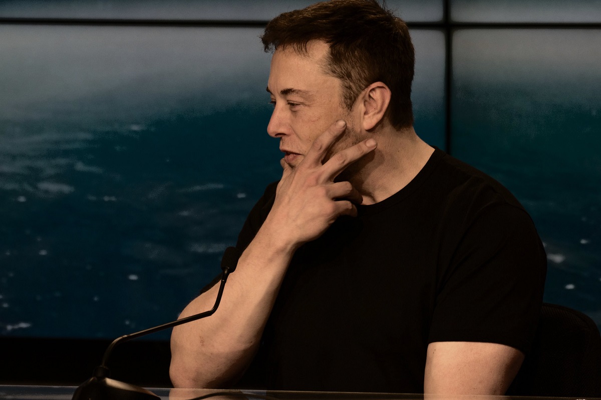 Elon Musk lanza concurso de 100 millones de dólares