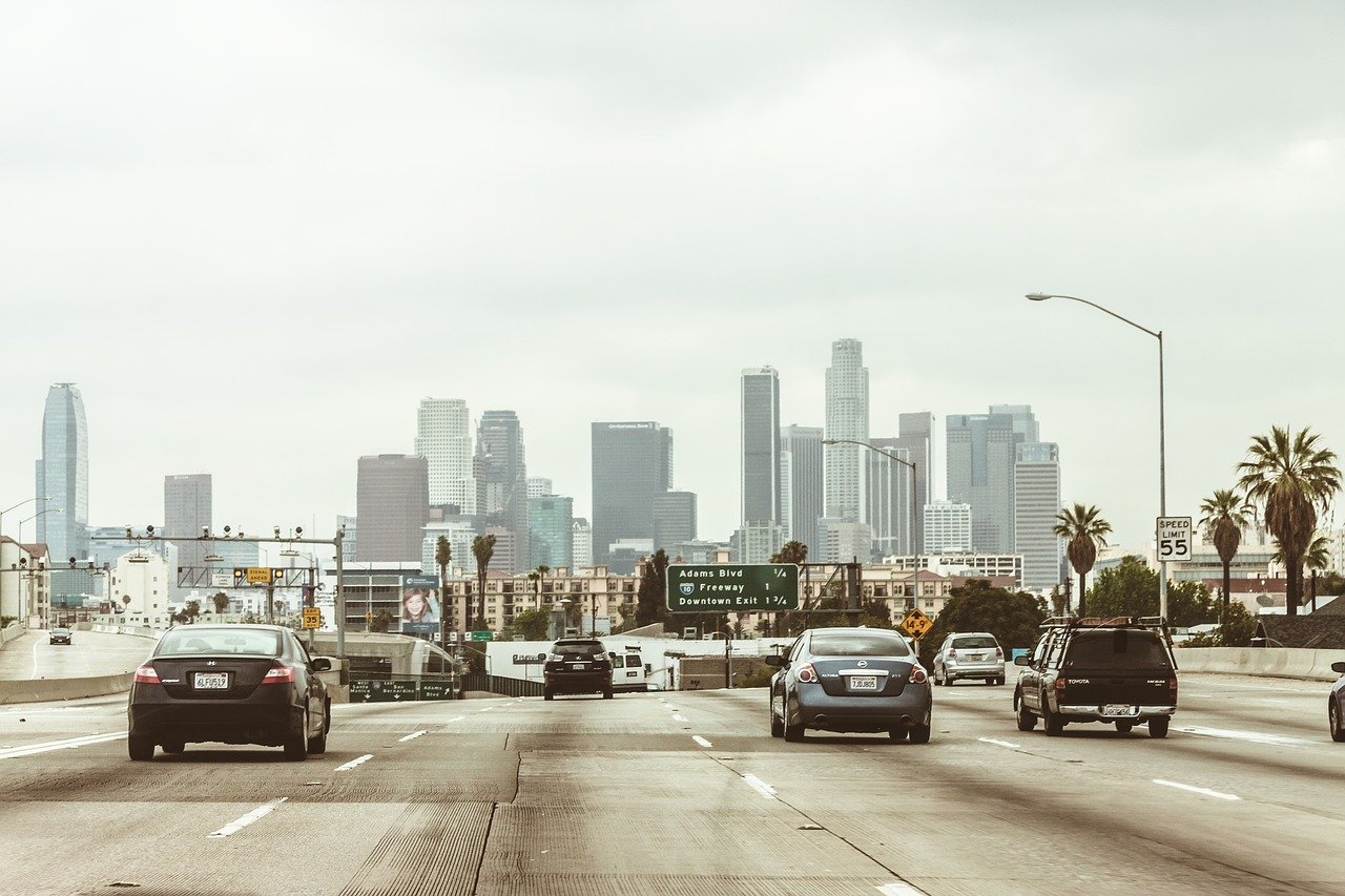 Monorraíl automatizado podría ser solución para tráfico de Los Ángeles