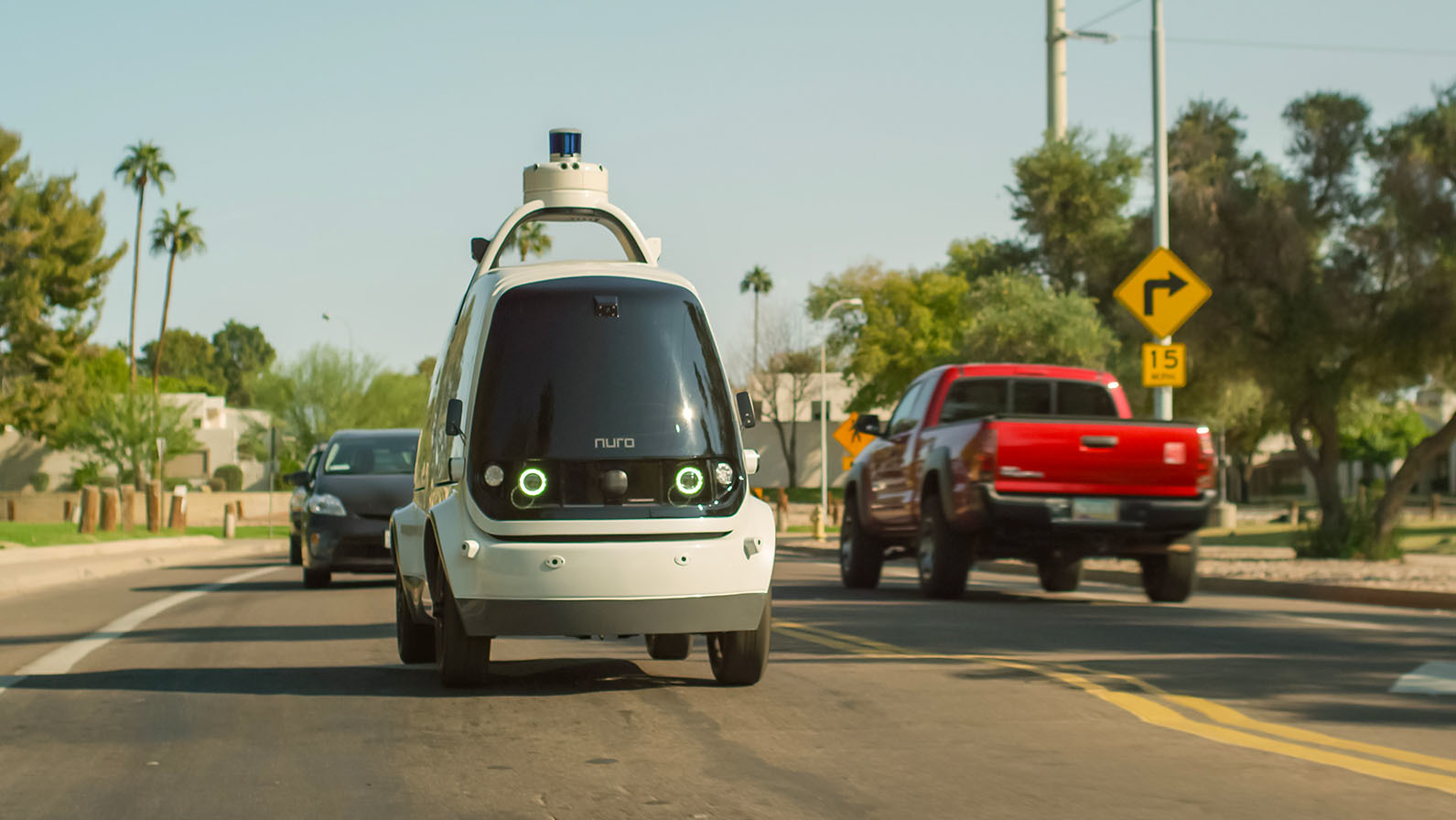 Domino’s prueba a Nuro, el robot autónomo para la entrega de pizza a casa