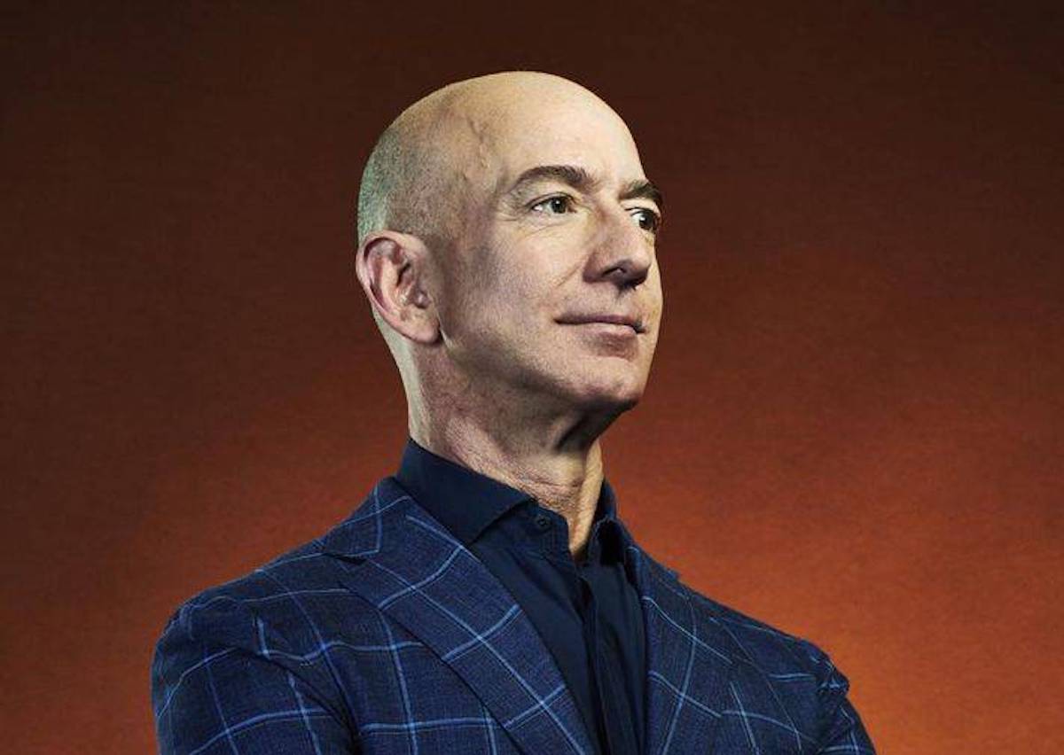 Jeff Bezos vende las acciones de Amazon y cobra $5,1 mil millones