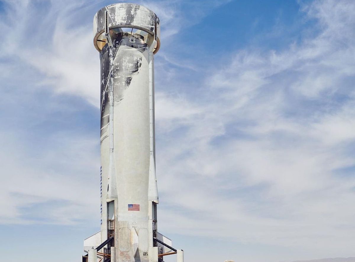 Ofertas del primer lugar en la nave espacial de Jeff Bezos superan los $2 millones
