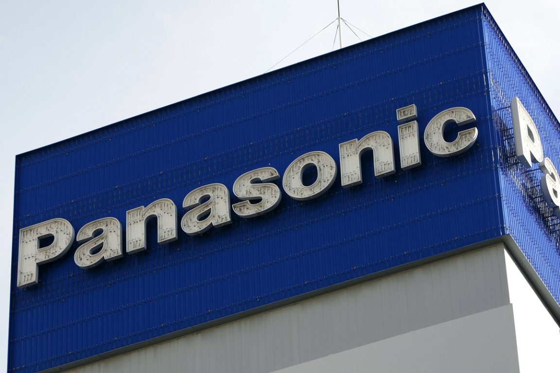 Fin de la asociacion entre Panasonic y Tesla la compania japonesa vende una participacion de 3.6 mil millones