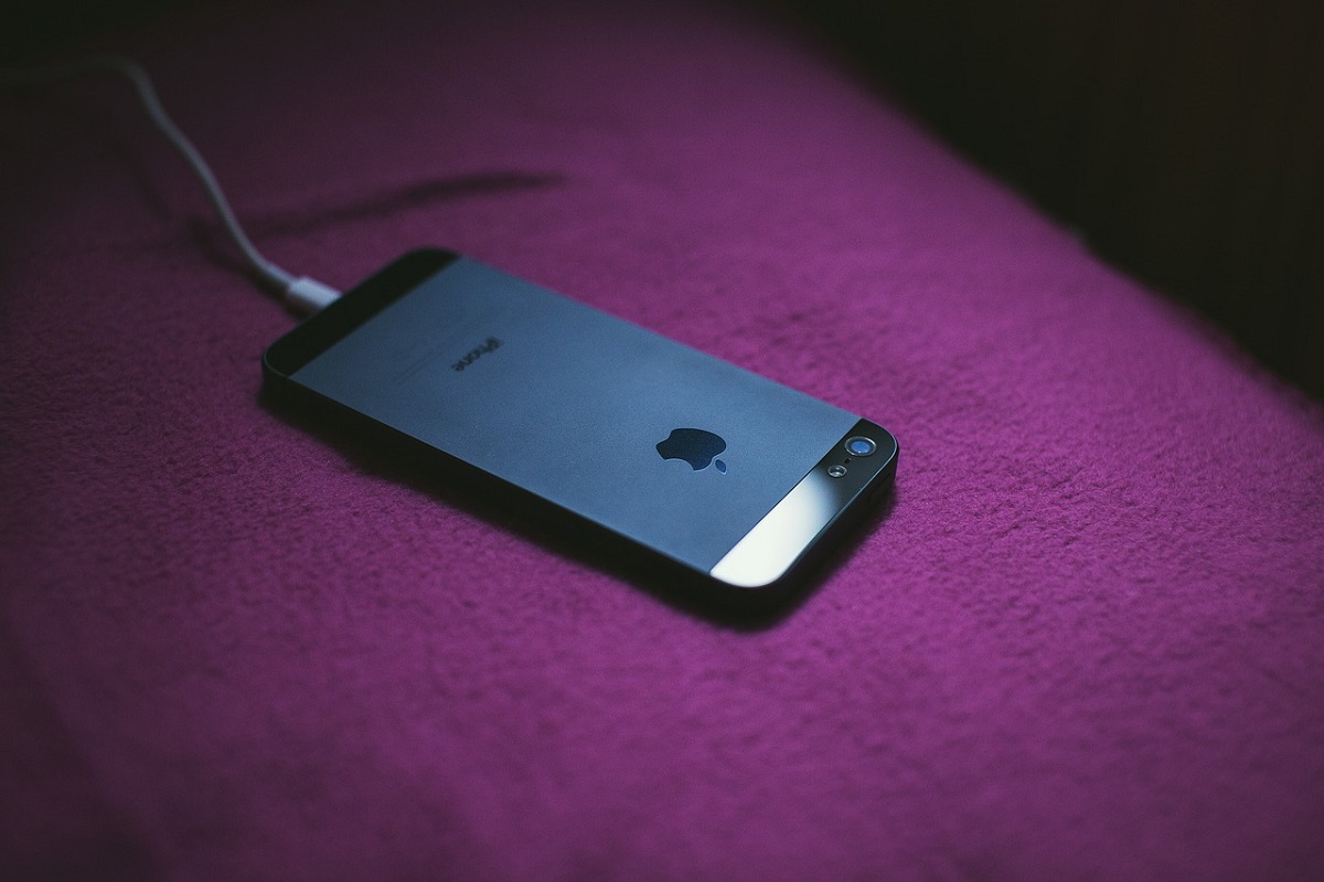 Duro golpe para Apple: la UE propone un cargador universal USB-C