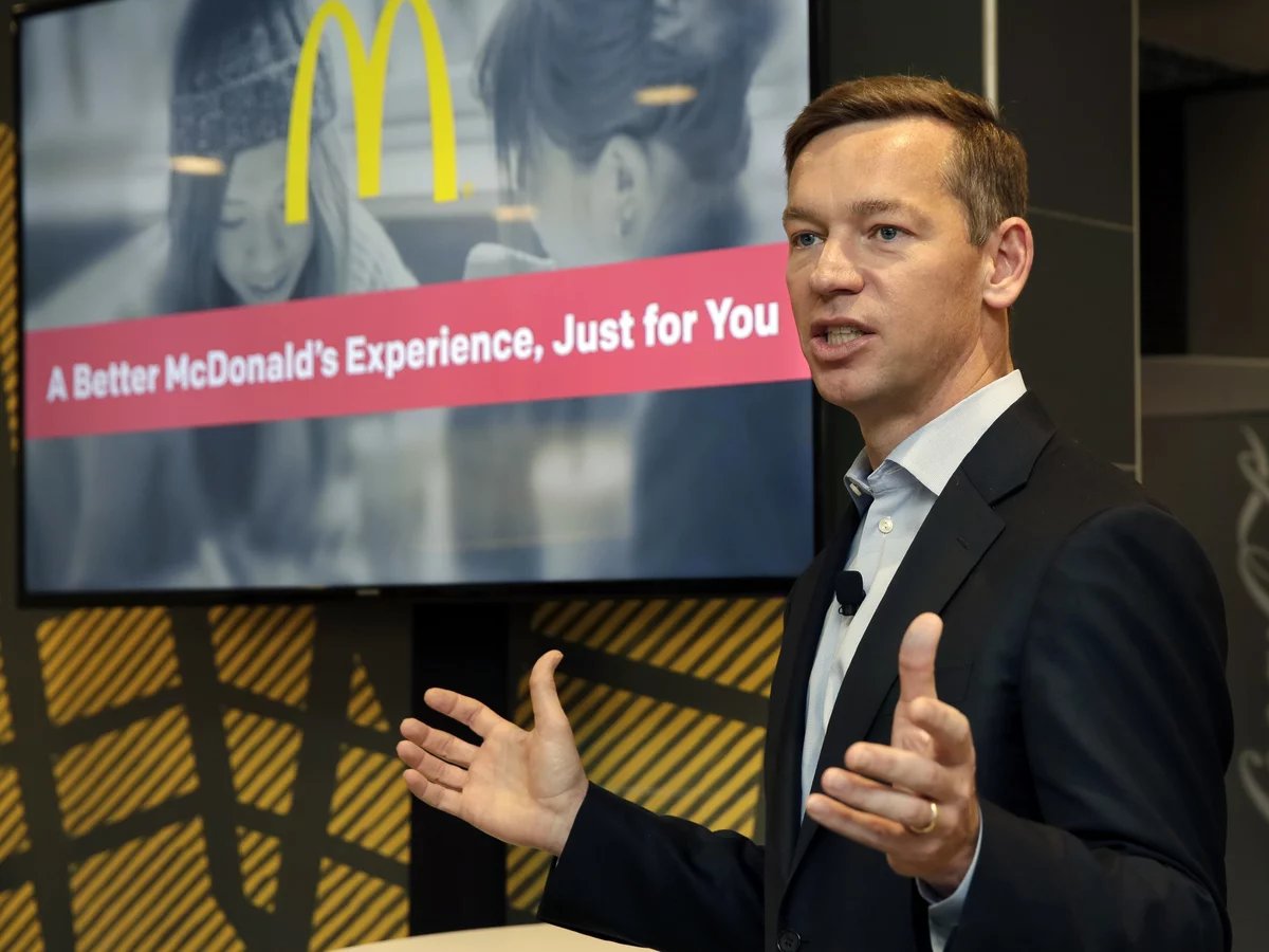 El director general de McDonald’s se enfrenta a la tarea de recuperar la confianza de las comunidades negras