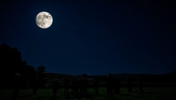 que ver en la luna gibosa menguante esta noche 1760246876