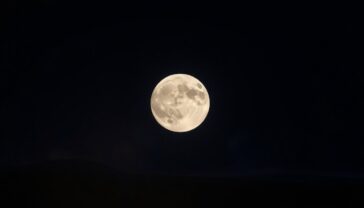 fase lunar de hoy descubre el creciente giboso y su influencia 1769699491