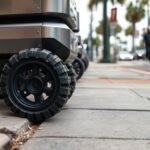 coco robotics presenta bots de reparto reforzados para los angeles 1772542403