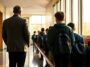 Connecticut impulsa una ley para prohibir el uso del móvil durante la jornada escolar
